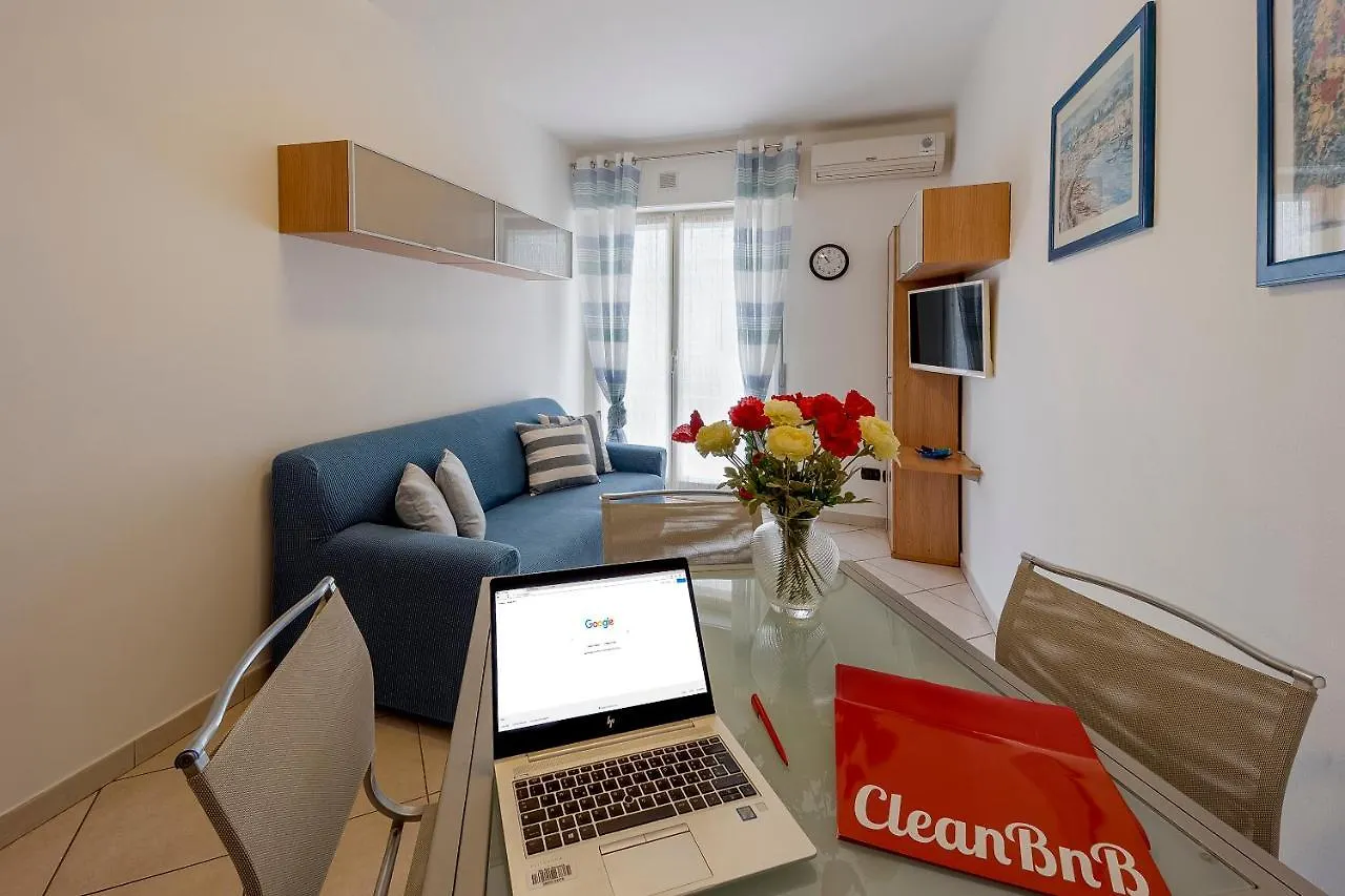 Condominium Volta Holiday Flat Санремо